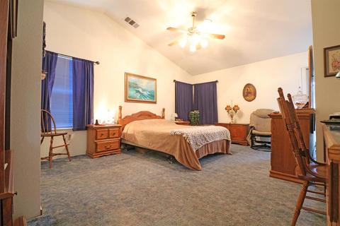 974 E Pleasant Ave, Tulare, CA 93274 photo 16