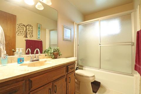 974 E Pleasant Ave, Tulare, CA 93274 photo 11