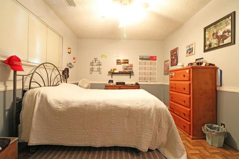 974 E Pleasant Ave, Tulare, CA 93274 photo 10