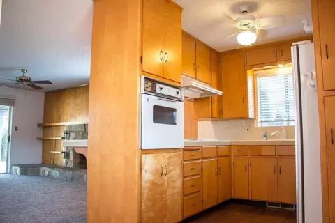 3046 W Vassar, Visalia, CA 93277 photo 8