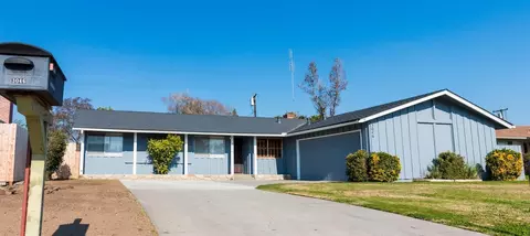 3046 W Vassar, Visalia, CA 93277 photo 1