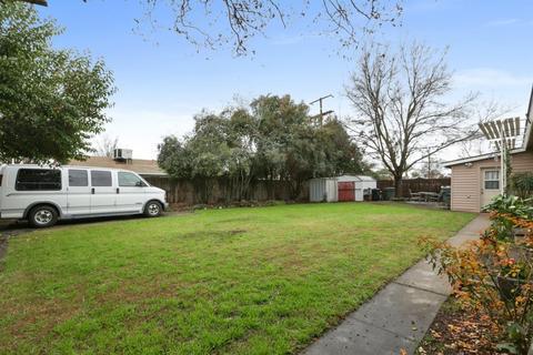3237 E Meadow Ave, Visalia, CA 93292 photo 14