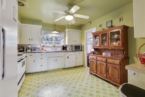 3237 E Meadow Ave, Visalia, CA 93292 photo 5