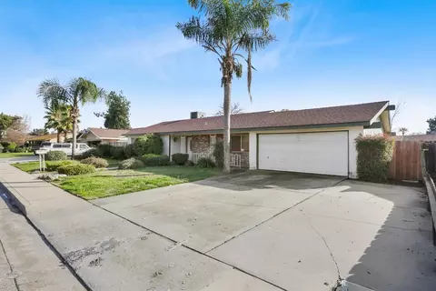 790 E Sequoia Dr, Dinuba, CA 93618 photo 2