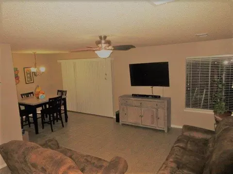 547 E Prospect Ave, Visalia, CA 93292 photo 6