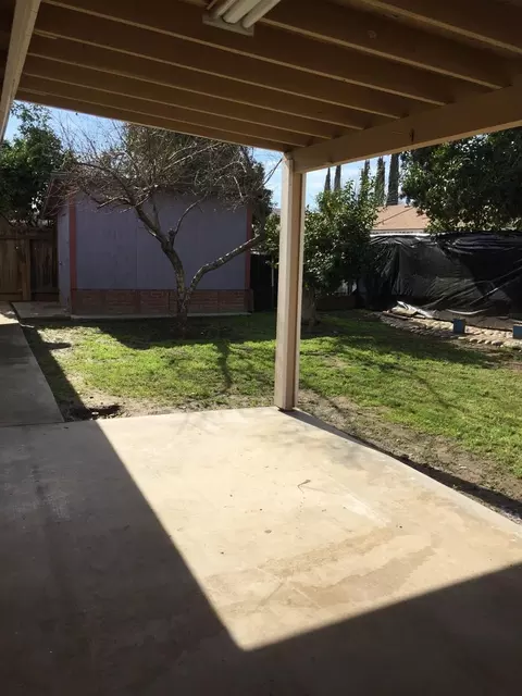2425 N Sowell Ct, Visalia, CA 93291 photo 22