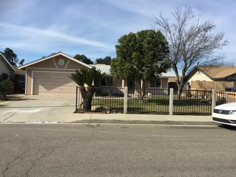 2425 N Sowell Ct, Visalia, CA 93291 photo 1