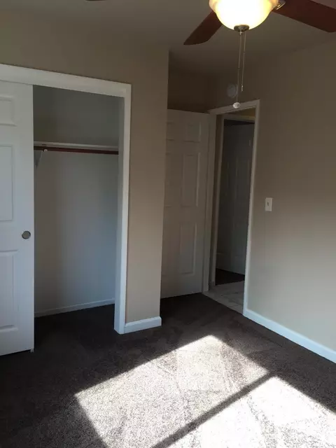 2425 N Sowell Ct, Visalia, CA 93291 photo 13