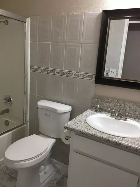 2425 N Sowell Ct, Visalia, CA 93291 photo 19