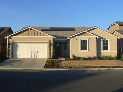 3310 Spring Sails Ave, Tulare, CA 93274 photo 2