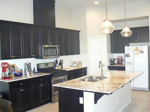 3310 Spring Sails Ave, Tulare, CA 93274 photo 6