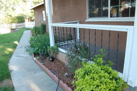 135 E Walnut Ave, Visalia, CA 93277 photo 10