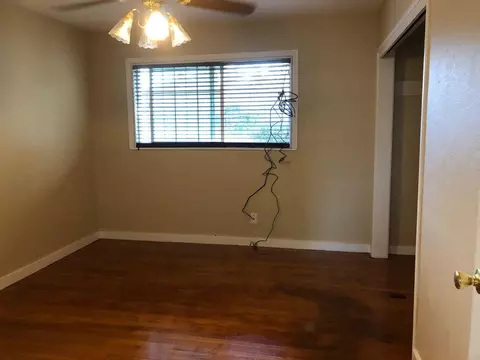 135 E Walnut Ave, Visalia, CA 93277 photo 31