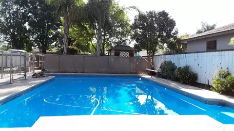 135 E Walnut Ave, Visalia, CA 93277 photo 47