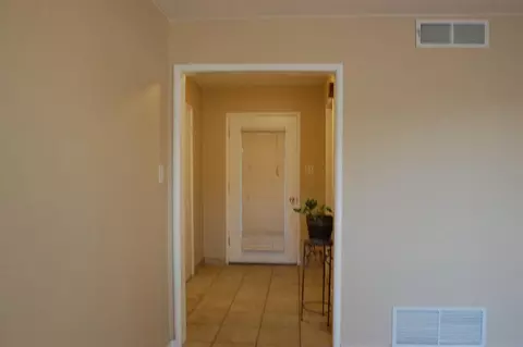 135 E Walnut Ave, Visalia, CA 93277 photo 15