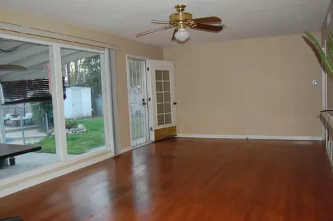 135 E Walnut Ave, Visalia, CA 93277 photo 26