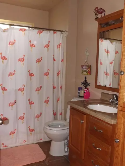15966 Avenue 327, Ivanhoe, CA 93235 photo 2