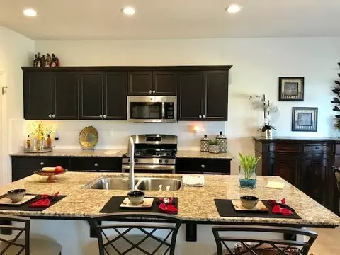 1146 Caddie Loop, Lemoore, CA 93245 photo 4