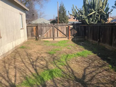 500 E Yale Ave, Dinuba, CA 93618 photo 14