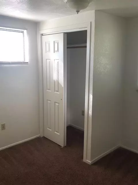 500 E Yale Ave, Dinuba, CA 93618 photo 9