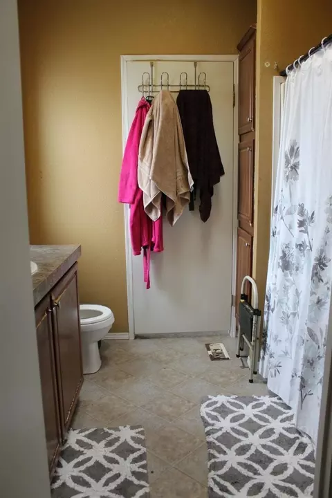 23540 Owens St, Ducor, CA 93218 photo 9