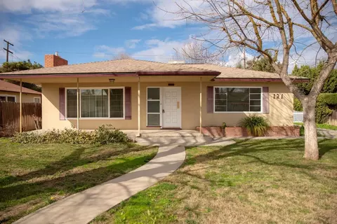 121 N Cambridge Dr, Lemoore, CA 93245 photo 1