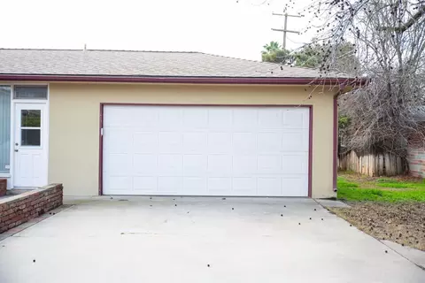 121 N Cambridge Dr, Lemoore, CA 93245 photo 28