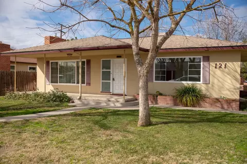 121 N Cambridge Dr, Lemoore, CA 93245 photo 2