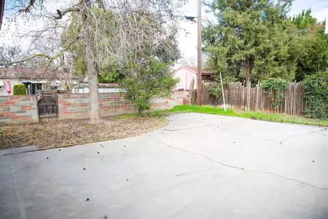 121 N Cambridge Dr, Lemoore, CA 93245 photo 26