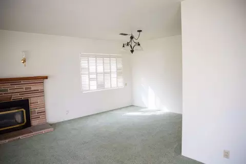 121 N Cambridge Dr, Lemoore, CA 93245 photo 4