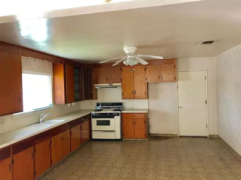 501 W Chestnut St, Exeter, CA 93221 photo 4