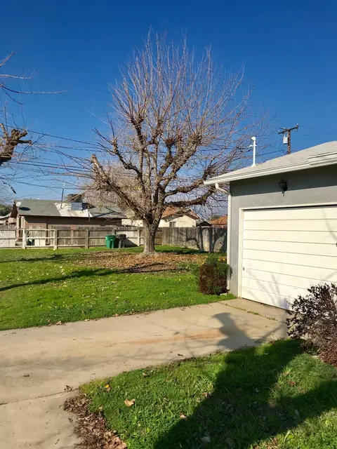 501 W Chestnut St, Exeter, CA 93221 photo 2