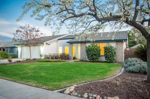 125 E Paseo Ave, Visalia, CA 93277 photo 1