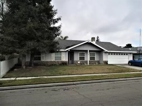 1364 E Carmelo Ave, Tulare, CA 93274 photo 1