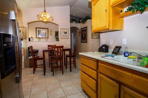 810 Toledo St, Lemoore, CA 93245 photo 13