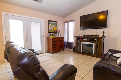 810 Toledo St, Lemoore, CA 93245 photo 9