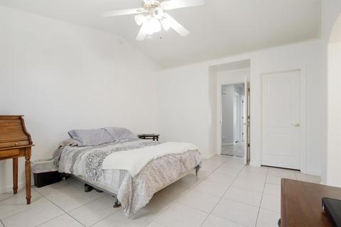 2301 E Beech Ct, Visalia, CA 93292 photo 21