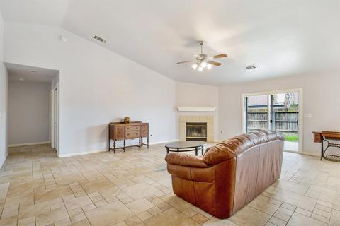 2301 E Beech Ct, Visalia, CA 93292 photo 9
