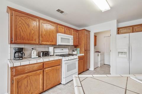 2301 E Beech Ct, Visalia, CA 93292 photo 19