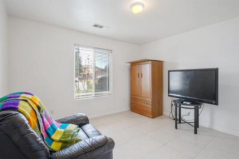 2301 E Beech Ct, Visalia, CA 93292 photo 26
