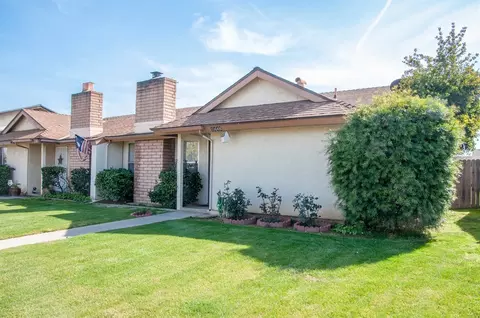 1446 E North Way, Dinuba, CA 93618 photo 2