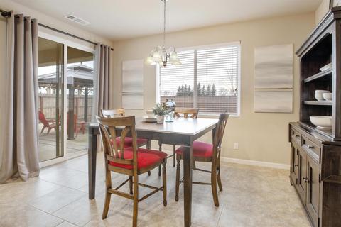 2015 N Stokes Ct, Visalia, CA 93291 photo 16