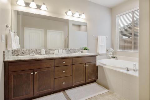 2015 N Stokes Ct, Visalia, CA 93291 photo 20