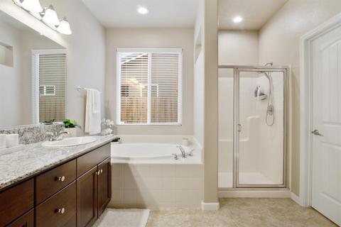 2015 N Stokes Ct, Visalia, CA 93291 photo 21