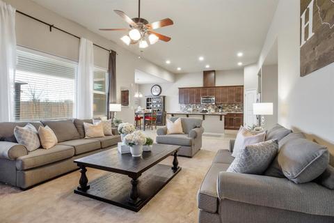 2015 N Stokes Ct, Visalia, CA 93291 photo 9