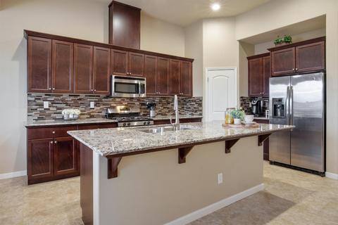 2015 N Stokes Ct, Visalia, CA 93291 photo 13