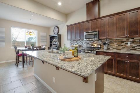 2015 N Stokes Ct, Visalia, CA 93291 photo 15