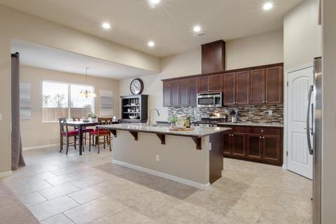 2015 N Stokes Ct, Visalia, CA 93291 photo 12