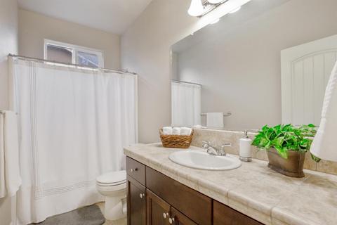 2015 N Stokes Ct, Visalia, CA 93291 photo 24