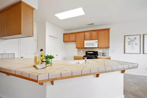 3749 E Cambridge Ct, Visalia, CA 93292 photo 16